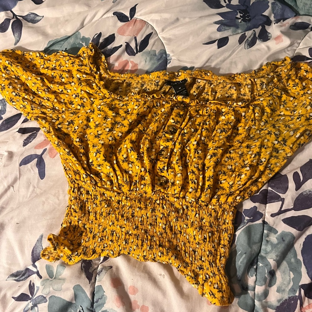 Yellow cropped flower shirt